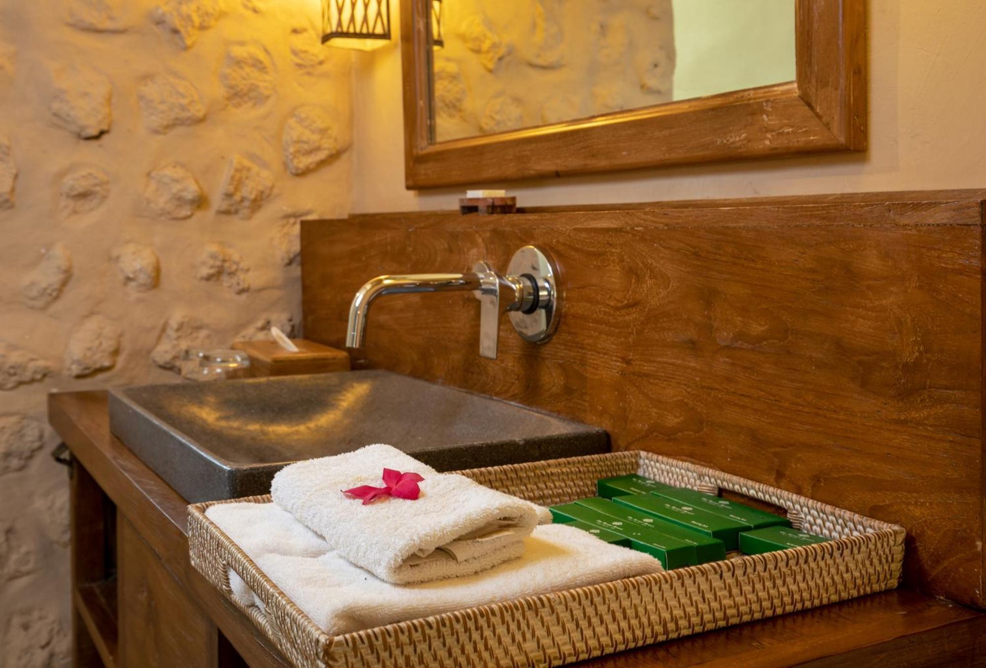 The Mesare Eco Resort Batumadeg Habitación foto